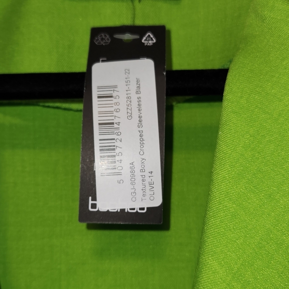 Textured Green Cropped Sleeveless blazer - Picture 7 of 12